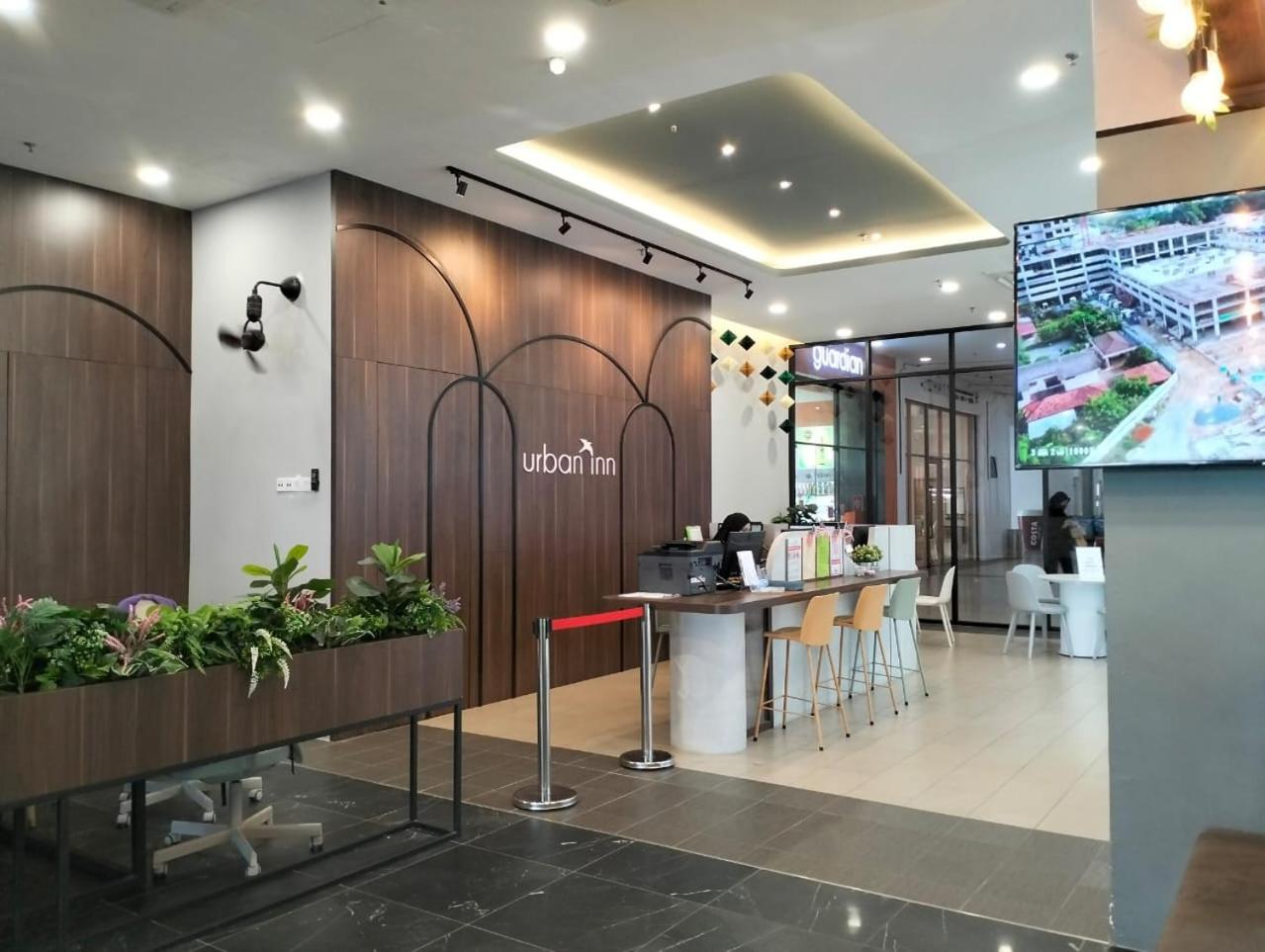 Urban Inn,